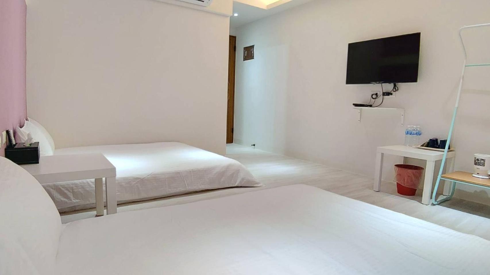 No.14 Hotel Tainan Bagian luar foto